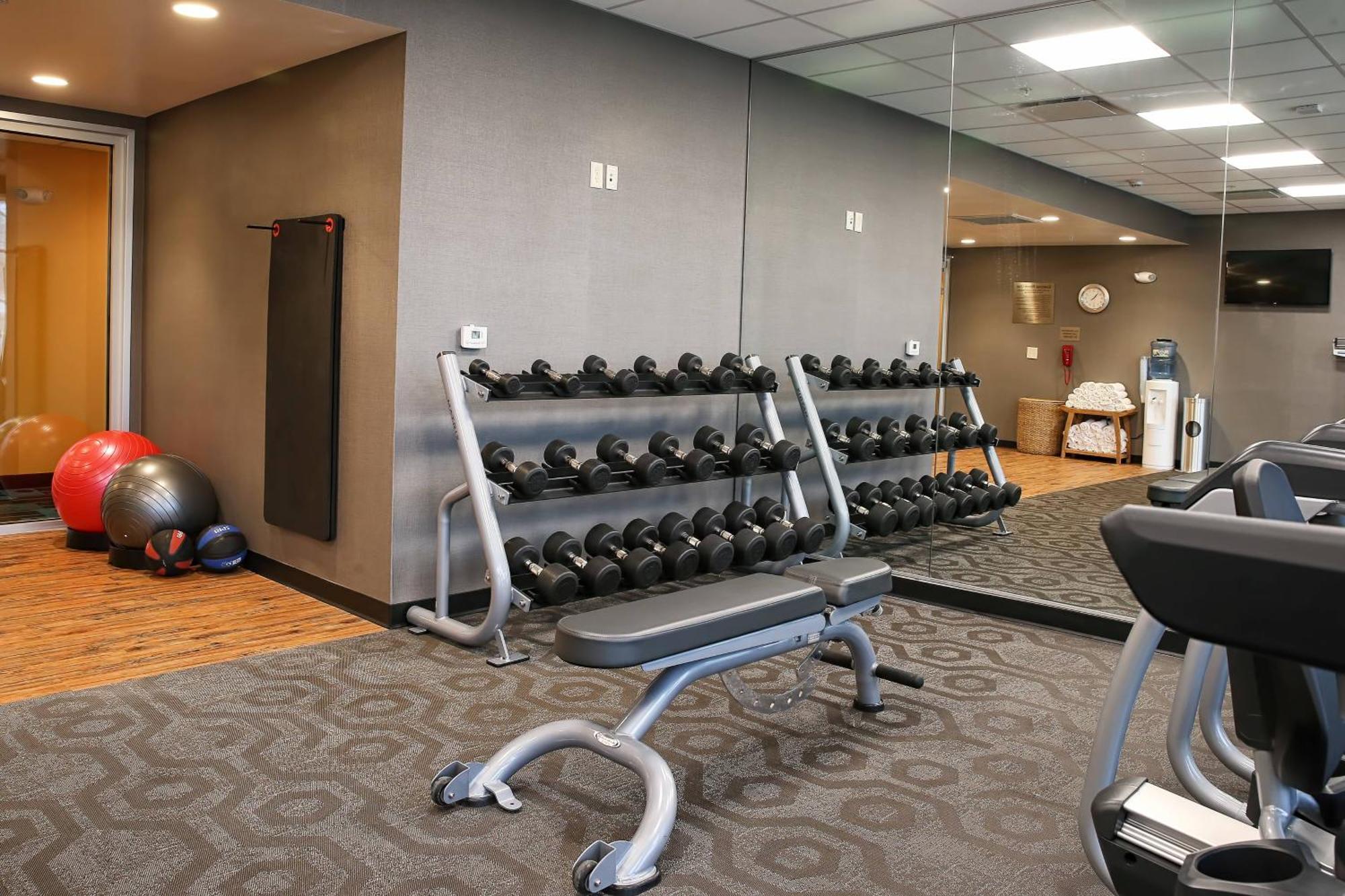Fairfield Inn & Suites By Marriott Madison ורונה מראה חיצוני תמונה