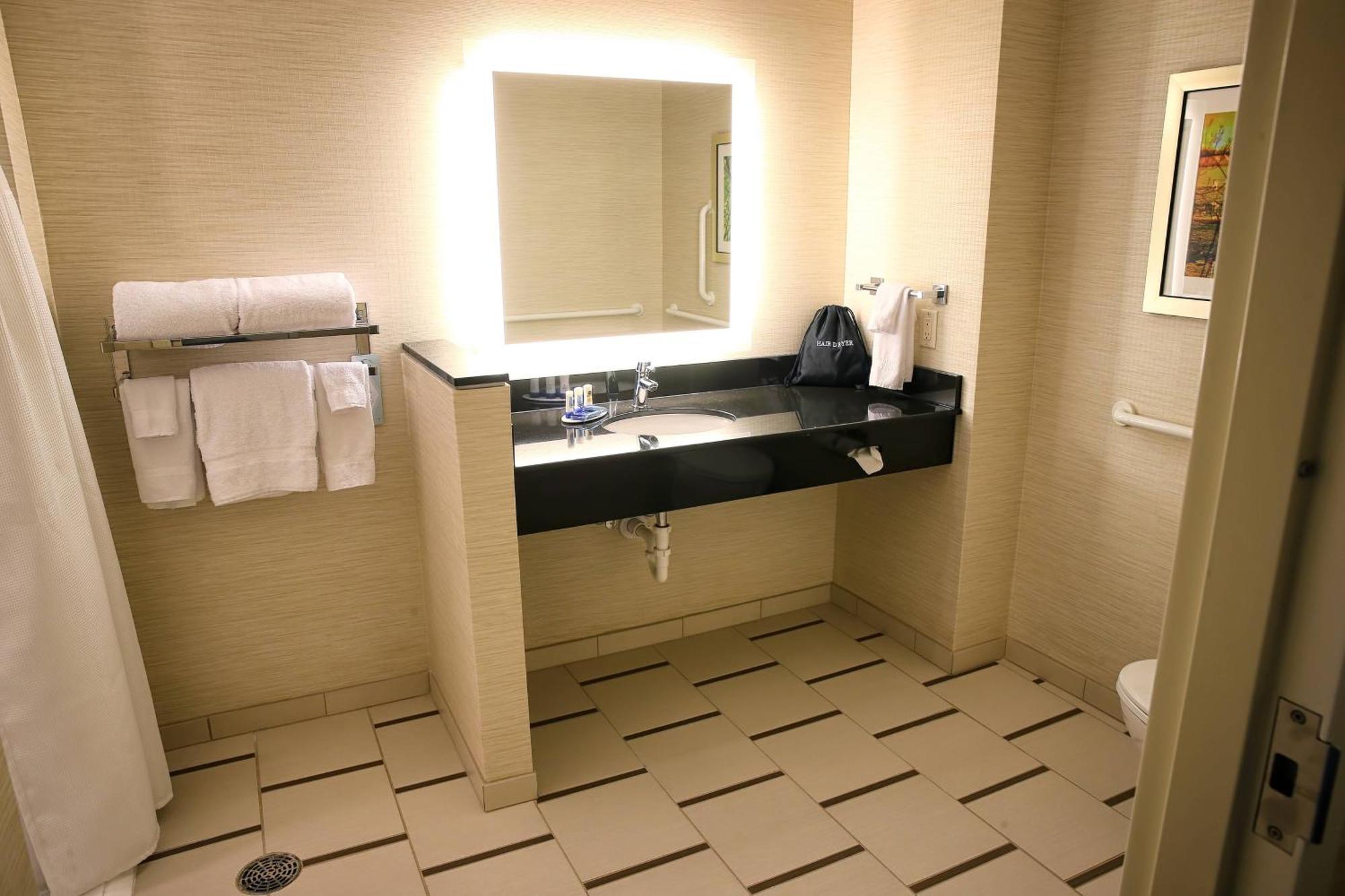 Fairfield Inn & Suites By Marriott Madison ורונה מראה חיצוני תמונה